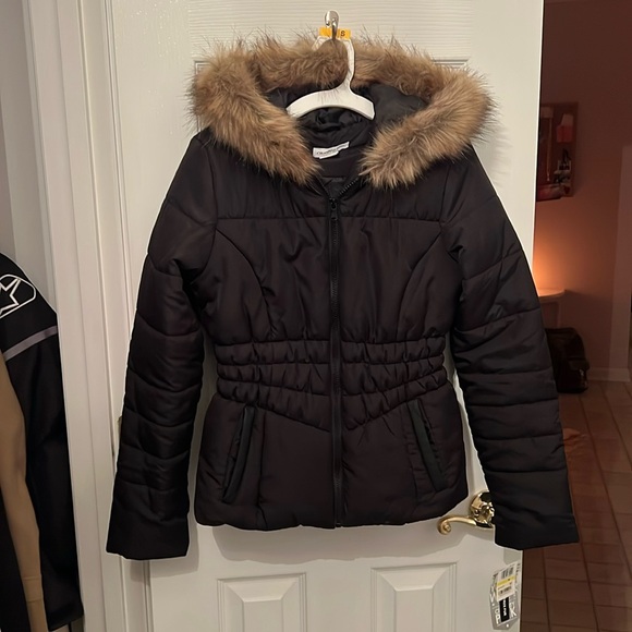 Puffy snow jacket never worn - Picture 1 of 2